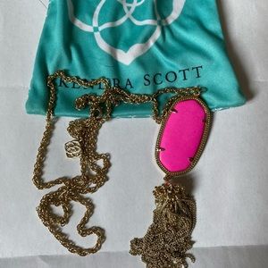Kendra Scott pink pendant